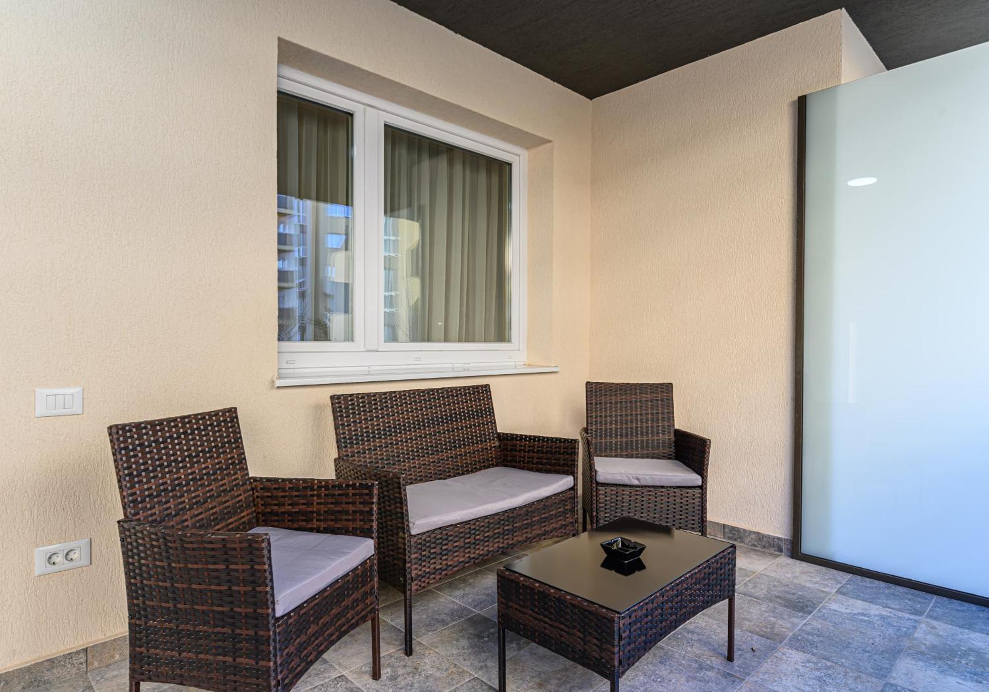 B-Holiday Luxury Apartments Urban Plaza Brasov Exterior photo